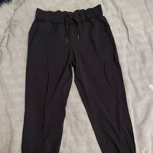 LULULEMON ATHLETICA Sport Joggers size 4 petite